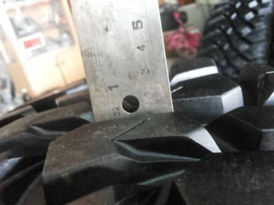 ยาง MUD MAXSIS 764 245 75 16 ปี13 สภาพเหมือนใหม่ ยาง MUD MAXSIS 764 245 75 16 ปี13 สภาพเหมือนใหม่