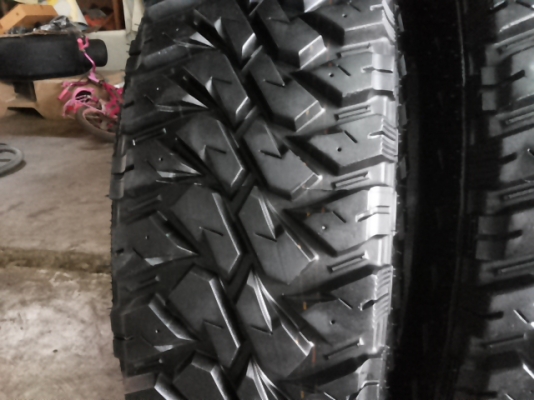 ยาง MUD MAXSIS 764 245 75 16 ปี13 สภาพเหมือนใหม่