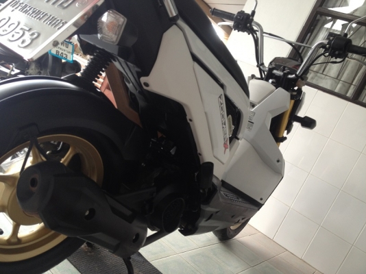 Zoomer-x ตัวTOP โฉมใหม่ สีขาว วิ่ง5000 รถ8เดือน ปี58 (ของแถม 4 รายการ) Zoomer-x ตัวTOP โฉมใหม่ สีขาว วิ่ง5000 รถ8เดือน ปี58 (ของแถม 4 รายการ)