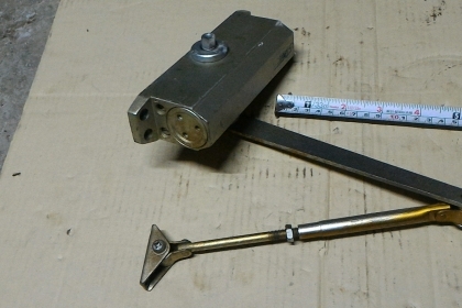 โช๊คตัวช่วยหมุน ปิด ประตูเวลาดึงเปิดประตูแล้วลืมปิด ช่วยป้องกันแมลง สัตว์เข้ามา นำไปยึดติดกับประตูที่มีอยู่เดิมที่บ้านได้เลย