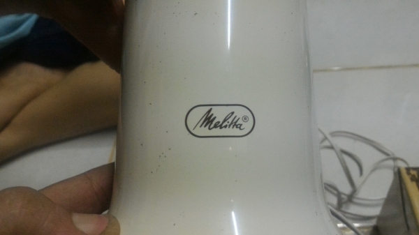 เครื่องบดกาแฟ Electric  Coffee  Mill ส่วนที่บดเป็นสแตนเลส ตัวเครื่องขนาดกระทัดรัด ใช้ไฟ 100 V. กำลังไฟแค่ 120 W.