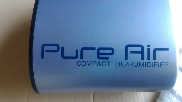 เครื่องฟอกอากาศ PURE  AIR ไม่ใช้ไฟฟ้า เลือกการทำงานได้สองแบบลดหรือเพิ่มความชื่น ของใหม่ ใช้พลังงานจากถ่าน 2 ก้อน
