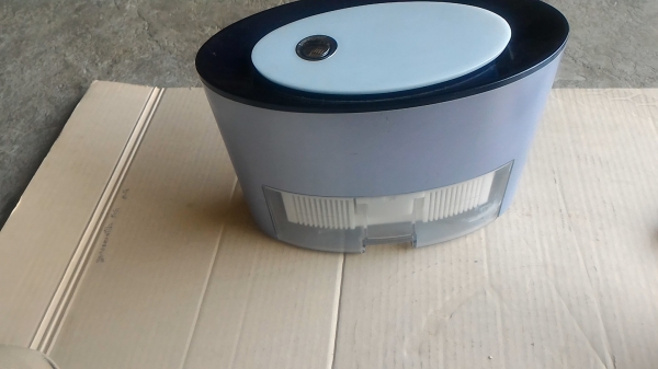 เครื่องฟอกอากาศ PURE  AIR ไม่ใช้ไฟฟ้า เลือกการทำงานได้สองแบบลดหรือเพิ่มความชื่น ของใหม่ ใช้พลังงานจากถ่าน 2 ก้อน