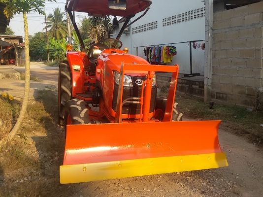 หาชื้อรถไถคูโบต้า L3608 เชิณมาหาเราครับ มีไบมีดตราช้าง1อันสวยๆเดิมๆ ผานตราช้าง1อันพร้อมไช้งานทะเบียนพร้อม  ขายใน  ราคา295000บาท รถอยู่วังบัว คลองขลุง กำแพงเพชร    สนใจสอบุถามได้ที่081 3655997 อำพร  พาเจริญ  ราคาต่อรองได้อีกนะครับ