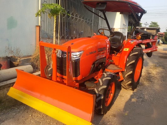 หาชื้อรถไถคูโบต้า L3608 เชิณมาหาเราครับ มีไบมีดตราช้าง1อันสวยๆเดิมๆ ผานตราช้าง1อันพร้อมไช้งานทะเบียนพร้อม  ขายใน  ราคา295000บาท รถอยู่วังบัว คลองขลุง กำแพงเพชร    สนใจสอบุถามได้ที่081 3655997 อำพร  พาเจริญ  ราคาต่อรองได้อีกนะครับ