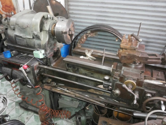 ขายกลึง4ฟุต2เพลากลึงเกลียวได้ฟีดครบอุกรณ์ครบเหมาะแก่งานกลึงหน้าร้านครับ