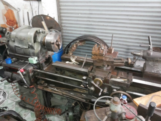 ขายกลึง4ฟุต2เพลากลึงเกลียวได้ฟีดครบอุกรณ์ครบเหมาะแก่งานกลึงหน้าร้านครับ