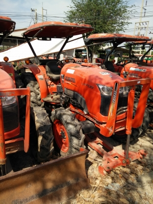 แทรกเตอร์ KUBOTA L4708 พร้อมใบมีดดันดินหน้า รถสวยสภาพนางฟ้า ชั่วโมงงานน้อย 76 ชั่วโมงงาน
