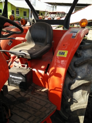 แทรกเตอร์ KUBOTA L4708 พร้อมใบมีดดันดินหน้า รถสวยสภาพนางฟ้า ชั่วโมงงานน้อย 76 ชั่วโมงงาน