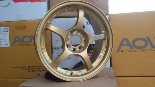 ขายล้อแม็กใหม่ gramlight 57f 15&quot; สีทอง สนใจติดต่อ ตาเล็ก ล้อและยาง ครับ 081-3747940