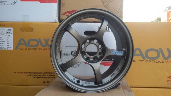 ขายล้อแม็กใหม่ gramlight 57f 15" สีเทากันด้าน สนใจติดต่อ ตาเล็ก ล้อและยาง ครับ 081-3747940