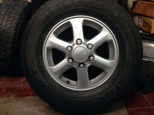 แม็ก IZUSU พร้อมยาง 245-70R16 ขอบคุณพี่จากรังสิตครับ แม็ก IZUSU พร้อมยาง 245-70R16 ขอบคุณพี่จากรังสิตครับ