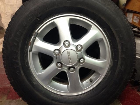 แม็ก IZUSU พร้อมยาง 245-70R16 ขอบคุณพี่จากรังสิตครับ แม็ก IZUSU พร้อมยาง 245-70R16 ขอบคุณพี่จากรังสิตครับ