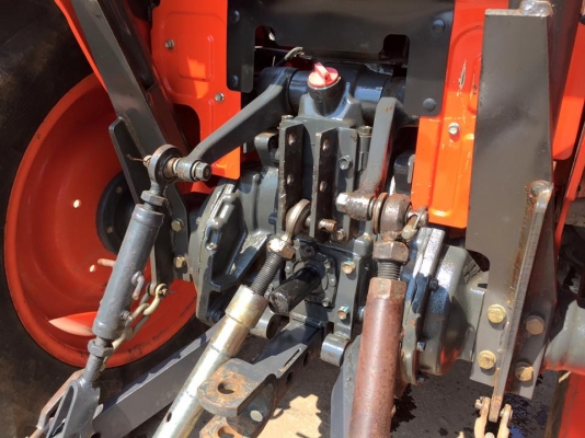 ขายรถไถ Kubota L3608(4WD) พร้อมใบมีดและผานพรวนช้าง รถไร่สีเดิม พร้อมใช้งาน