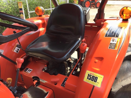 ขายรถไถ Kubota L3608(4WD) พร้อมใบมีดและผานพรวนช้าง รถไร่สีเดิม พร้อมใช้งาน