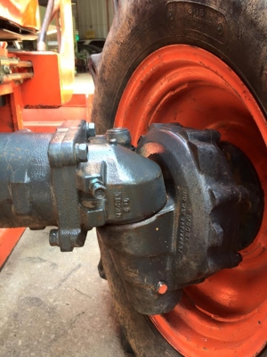 ขายรถไถ Kubota L3608(4WD) พร้อมใบมีดและผานพรวนช้าง รถไร่สีเดิม พร้อมใช้งาน