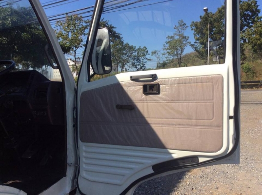 รถน้ำ 6 ล้อ HINO KM777 ปี 36 เครื่อง 117แรง