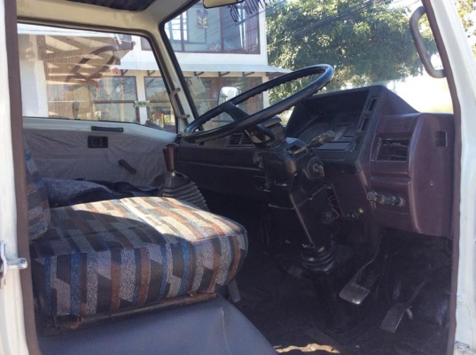 รถน้ำ 6 ล้อ HINO KM777 ปี 36 เครื่อง 117แรง