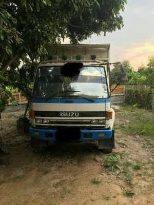 ขายรถ lSUZU  Rocky 240  ราคา 800000 ฿ เจ้าของขายเอง  รถบ้าน