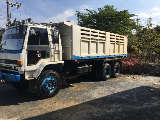 ขายรถ lSUZU  Rocky 240  ราคา 800000 ฿ เจ้าของขายเอง  รถบ้าน