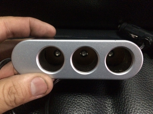 จุดบุหรี่3ช่อง 1ช่องUSB มีสวิตปิดเปิด มือ2 ญี่ปุ่น