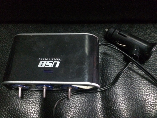 จุดบุหรี่3ช่อง 1ช่องUSB มีสวิตปิดเปิด มือ2 ญี่ปุ่น