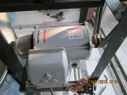 ไฟฟ้า220vขายครับ นวดแป้ง อย่างดี มีเกียร์ ช้า เร็ว ขายถูกๆ ไฟฟ้า220vขายครับ นวดแป้ง อย่างดี มีเกียร์ ช้า เร็ว ขายถูกๆ