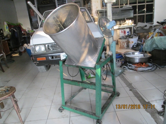 ไฟฟ้า220v ขาย  ถังบดขนาดใหญ๋ อย่างดี  บดได้ทันใจ ขายถูกๆ