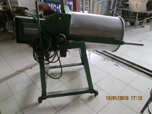 ไฟฟ้า220v ขาย  ถังบดขนาดใหญ๋ อย่างดี  บดได้ทันใจ ขายถูกๆ