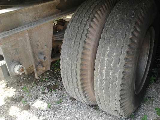 ขาย หางพ่วง  สามมิต  2  เพลา. ปี 49   ( * ไม่ดั้ม. )   สนใจติดต่อ  081 - 6079515