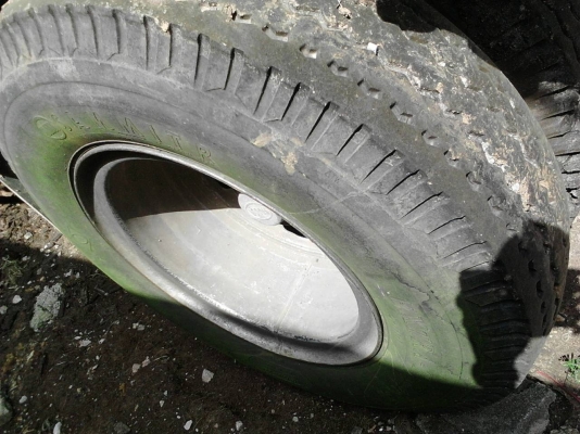 ขาย หางพ่วง  สามมิต  2  เพลา. ปี 49   ( * ไม่ดั้ม. )   สนใจติดต่อ  081 - 6079515