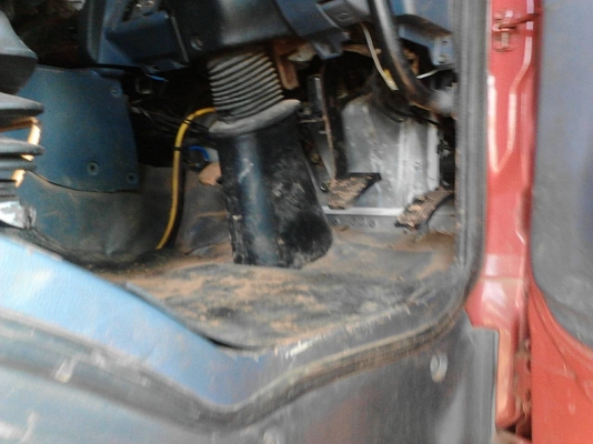 รถฮีโน่ 12 ล้อ 414 แรงม้า. ปี 55  ( รถประกอบ )   สนใจติดต่อ  081 - 6079515