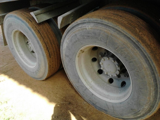 รถฮีโน่ 12 ล้อ 414 แรงม้า. ปี 55  ( รถประกอบ )   สนใจติดต่อ  081 - 6079515