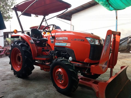 คูโบต้า L3008 4 WD ใบมีดตราช้าง ทำงาน 578 ชั่วโมง..เล่มทะเบียนพร้อม