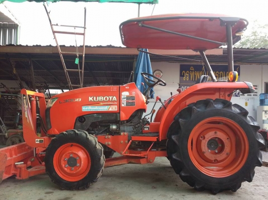 คูโบต้า L3008 4 WD ใบมีดตราช้าง ทำงาน 578 ชั่วโมง..เล่มทะเบียนพร้อม
