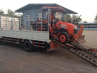 คูโบต้า L3008 4 WD ใบมีดตราช้าง ทำงาน 578 ชั่วโมง..เล่มทะเบียนพร้อม