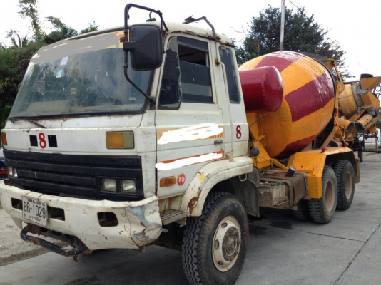 Nissan   CW430H  585,000 บาท โม่ตรง 6.5 คิว เครื่อง 230 แรง หัวบาง ยางดี คัสชีสวย  ทะเบียนพร้อม 090-772-3710 090-772-3708