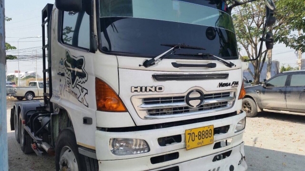 ขายครับ หัวลาก HINO MEGA  320 แรงม้า ใช้ CNG&amp;น้ำมัน ปี 47 พร้อมใช้ครับ