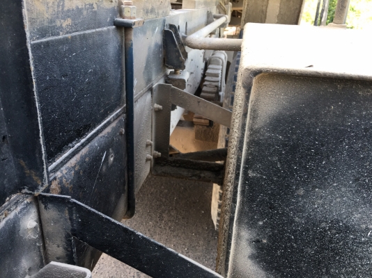 รถฮีโน่ 10 ล้อดั้ม FM1J 260 แรงม้า. ปี 47.   ( ขาย แม่ , ลูก. )    สนใจติดต่อ  081 - 6079515