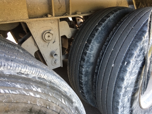 รถฮีโน่ 10 ล้อดั้ม FM1J 260 แรงม้า. ปี 47.   ( ขาย แม่ , ลูก. )    สนใจติดต่อ  081 - 6079515