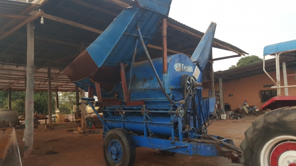 ขายคับเครื่องสีข้าวโพดทั้งเปลือก สภาพพร้อมใช้เลยคับ