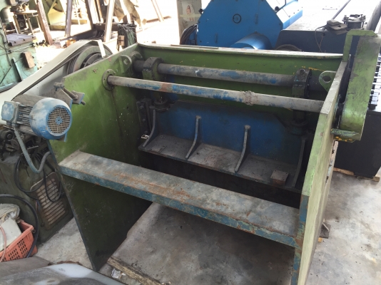 ขายเครื่องตัดเหล็กตัดยาว4ฟุตครึ่งเฟืองบนตัดได้3มิลของชัยชนะกลพร้อมใช้