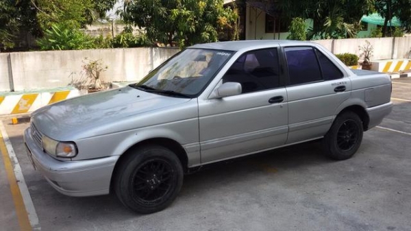 nissan sentra ปี 94 1.5 mt พร้อมใช้ 27000 บาท