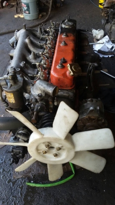 ขายครับเครื่องISUZU 6BG1 185แรง เสื้อส้มแท้หัวฉีดไดเร็คตัวใหม่ ปั๊มลมปั๊มพาวเวอร์พร้อมเกียร์ตาราง6เกียร์เดินหน้า