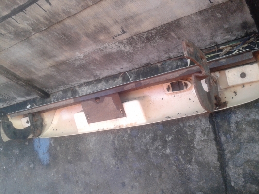 ขายกันชนหลังของอีสุสุ2500