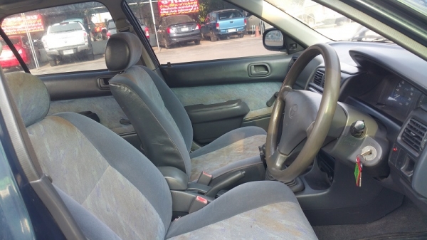 ขายโตโยต้าAE110 เครื่อง1.5 เกียร์ธรรมดา พวงมาลัยเพาเวอร์ แอร์เย็น รถพร้อมใช้คับ