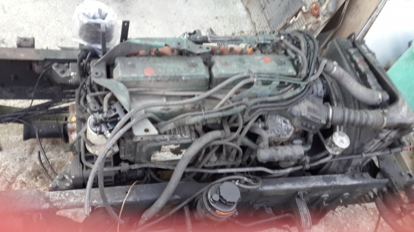 เครื่องวอลโว่d6b พร้อมหม้อนํ้าอินเตอร์สวยๆ 260 hp