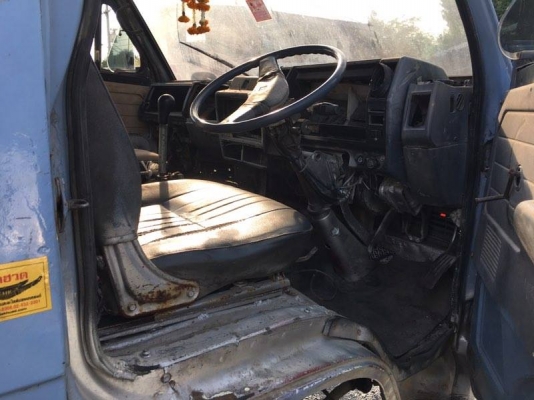 6ล้อ ISUZU NPR-115 ห้างแท้ ปี34 Fหลัง คัสซีสวย ***ขาย ISUZU NPR-115 ห้างแท้ เกียร์สั้น 6ล้อบรรทุก สภาพดี ช่วงล่างใหญ่ วิ่งงานใช้งานได้ เล่มทะเบียนครบ ISUZU (NPR) JAANPR59LL 4BD1-115HP กรองดำ เกียร์สั้น รถห้างแท้ ปี34 เครื่องเดิม เกีย