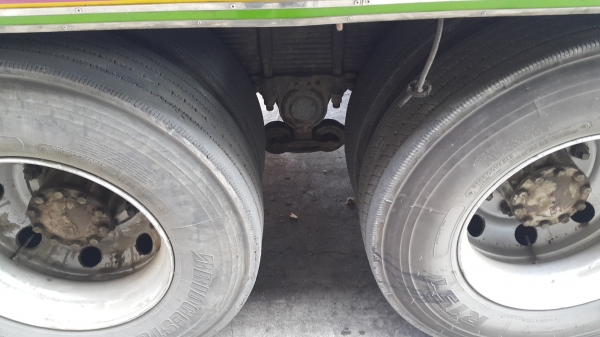 ขายรถพ่วง 24 ล้อ แม่-ลูก กระบะเนียมคอกเกษตรดั้ม อู่.ธนิกลการ นครศวรรณ ISUZU คัสทรี.นางฟ้า 240 วางเครื่อง 320 วางหัวเดก้า เกียร์อีตั้น ช่วงล้างใหญ่ ราคา1880000 รถสวย เต็ม สนใจรีบโทรจองด่วน