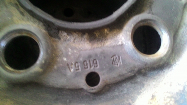 ล้อกะทะเหล็กเดิมของ benz190e พร้อมฝาครอบ